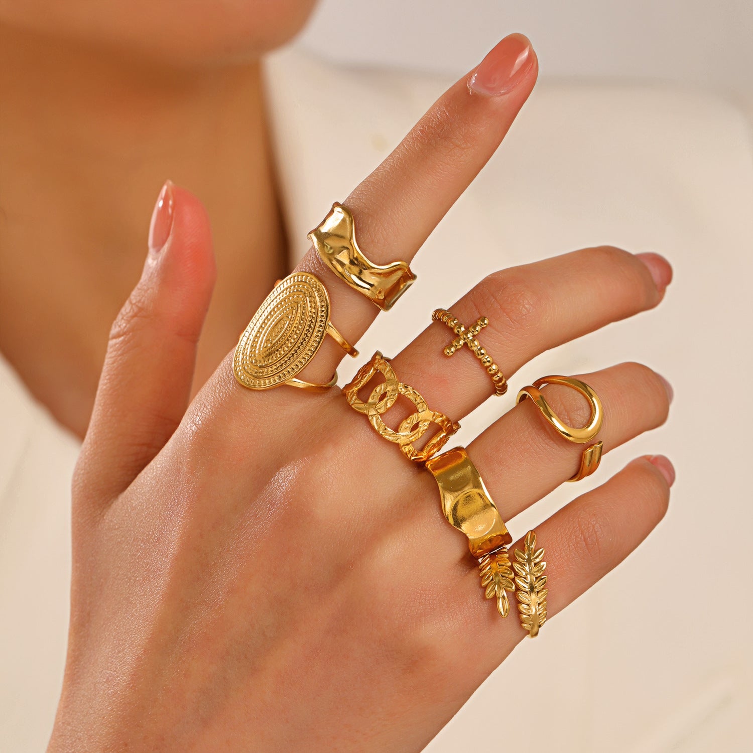 The Laurel Ring